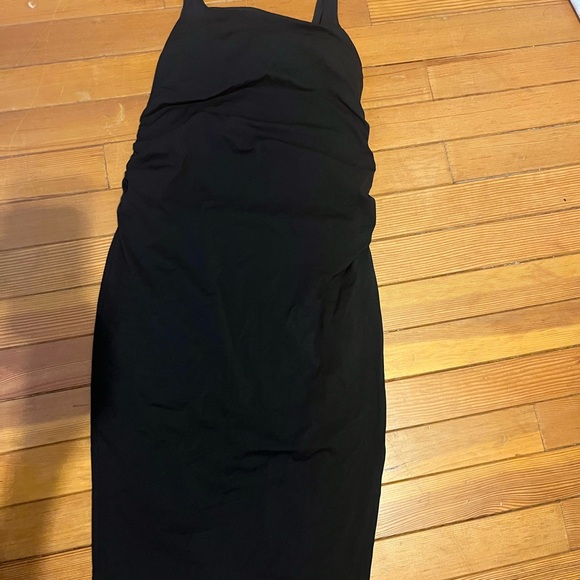 CRZ yoga maternity dress black. Built in bra. Ruched sides. Size LARGE. - Picture 3 of 5